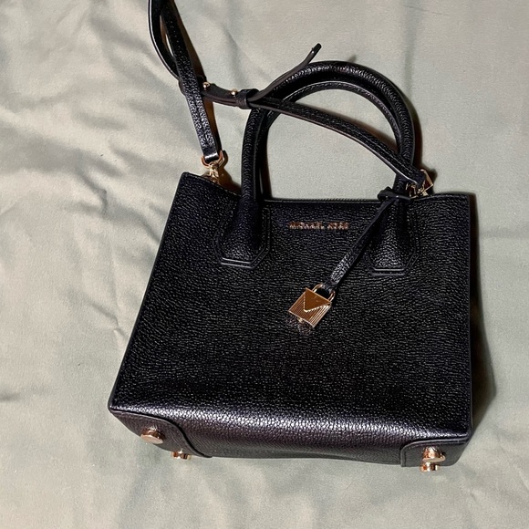 MOVING SALE LOWEST PRICE Michael Kors bag - Picture 1 of 4